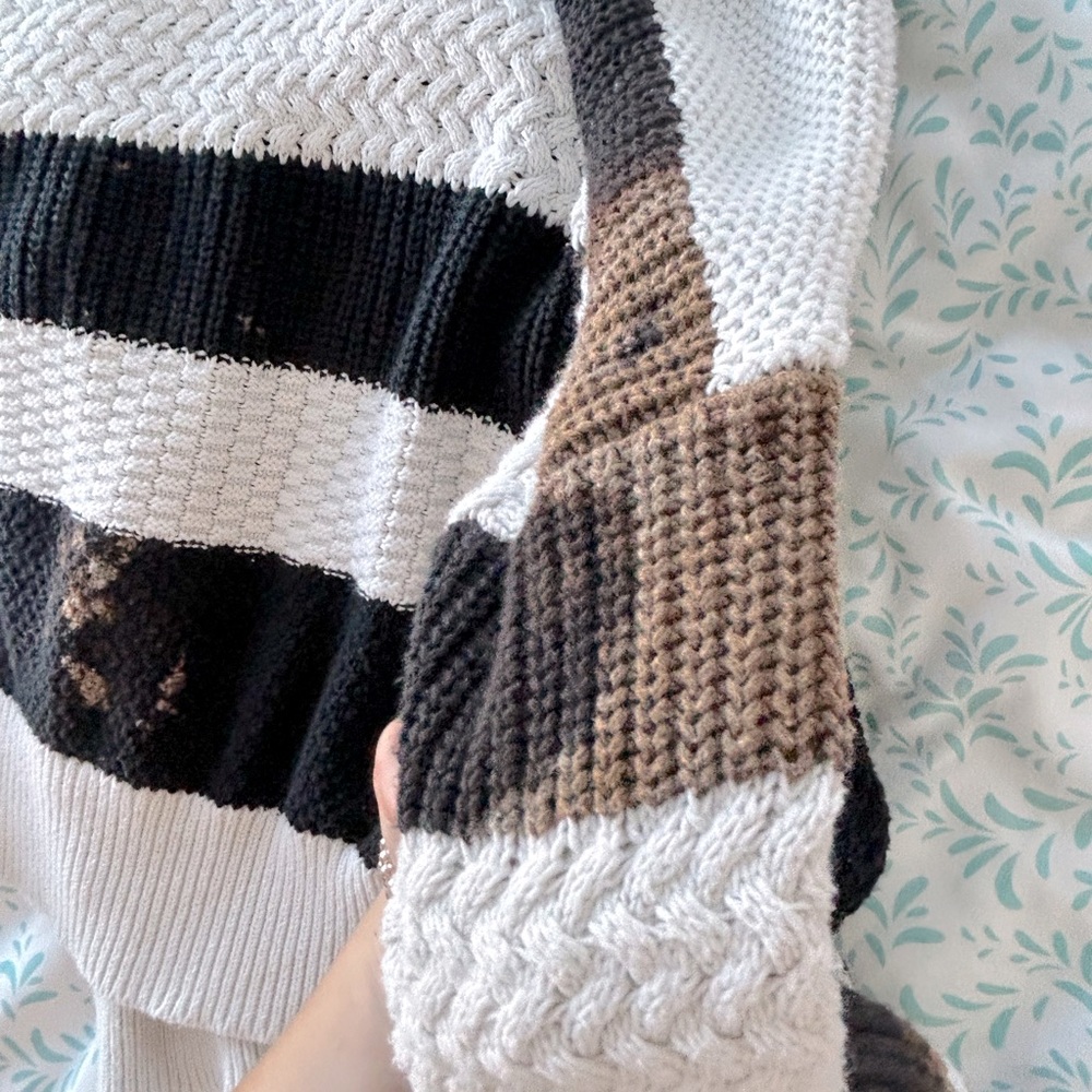 Target sweater - Picture 3 of 3